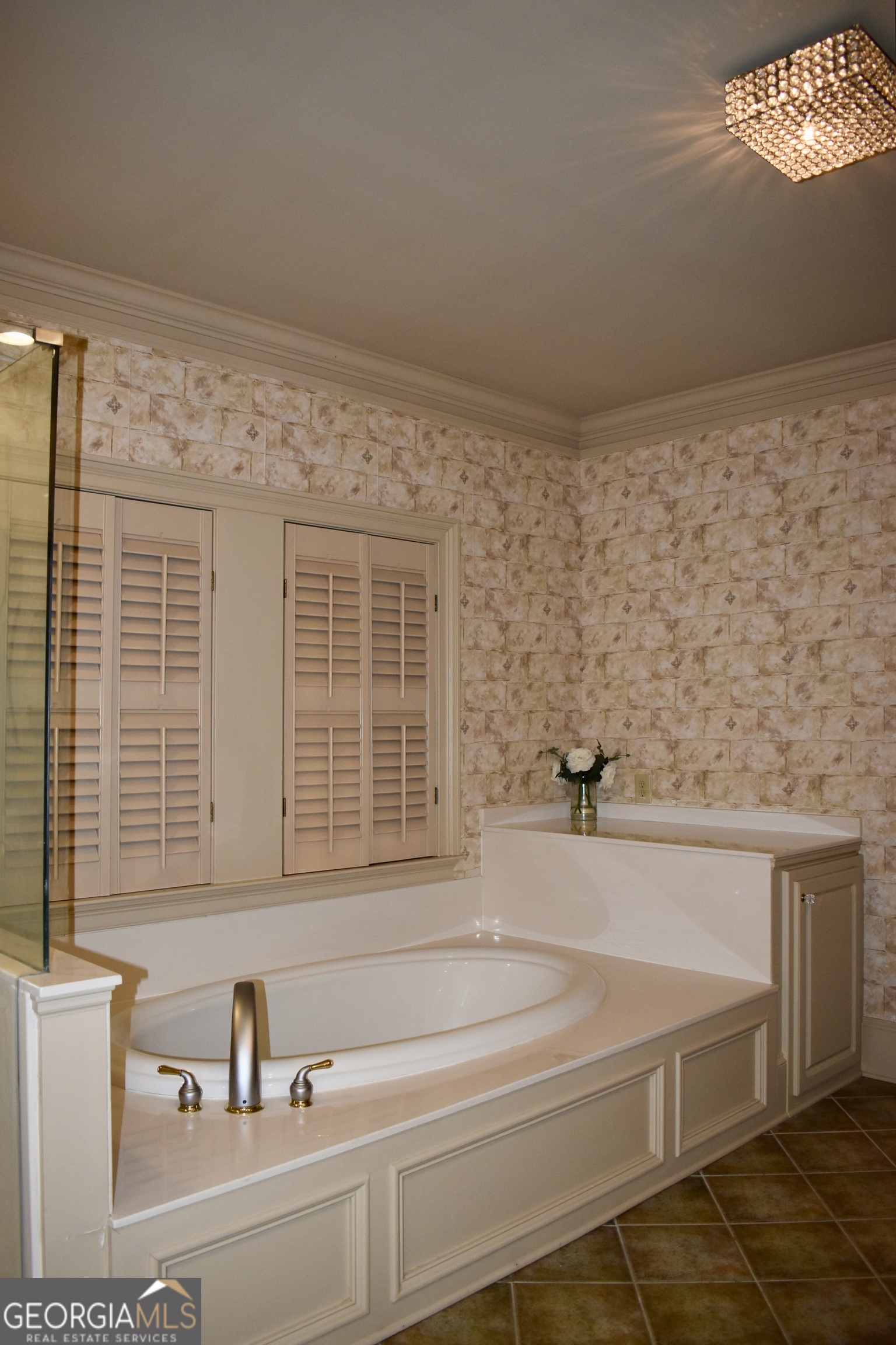3 Club Drive Newnan, GA 30263 - Photo 23 of 43 a bathroom with a bathtub and next to a window