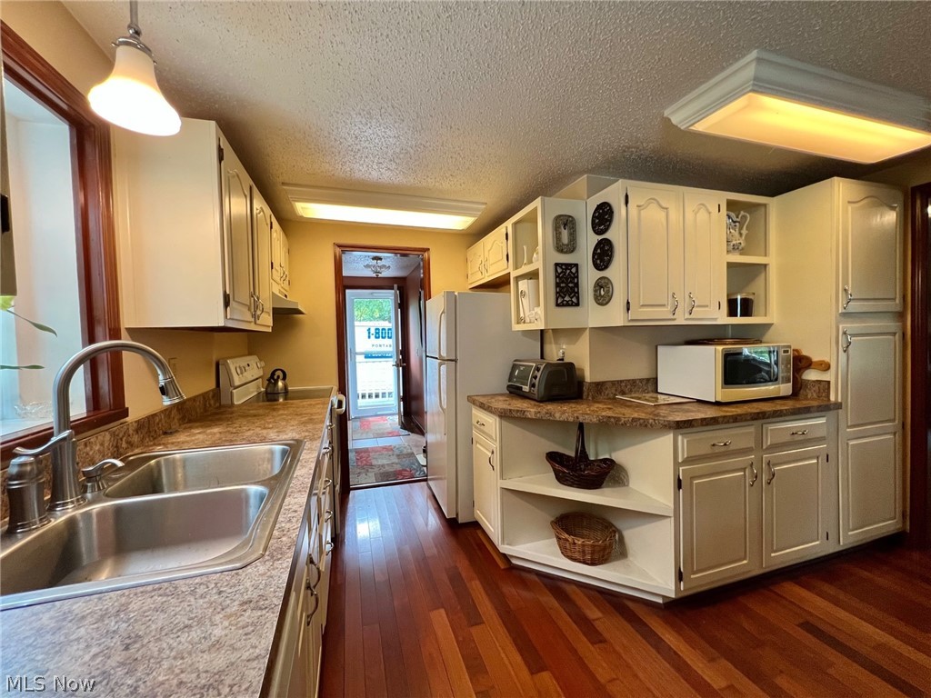 14185 Nash Road Burton, OH 44021 - Photo 14 of 35