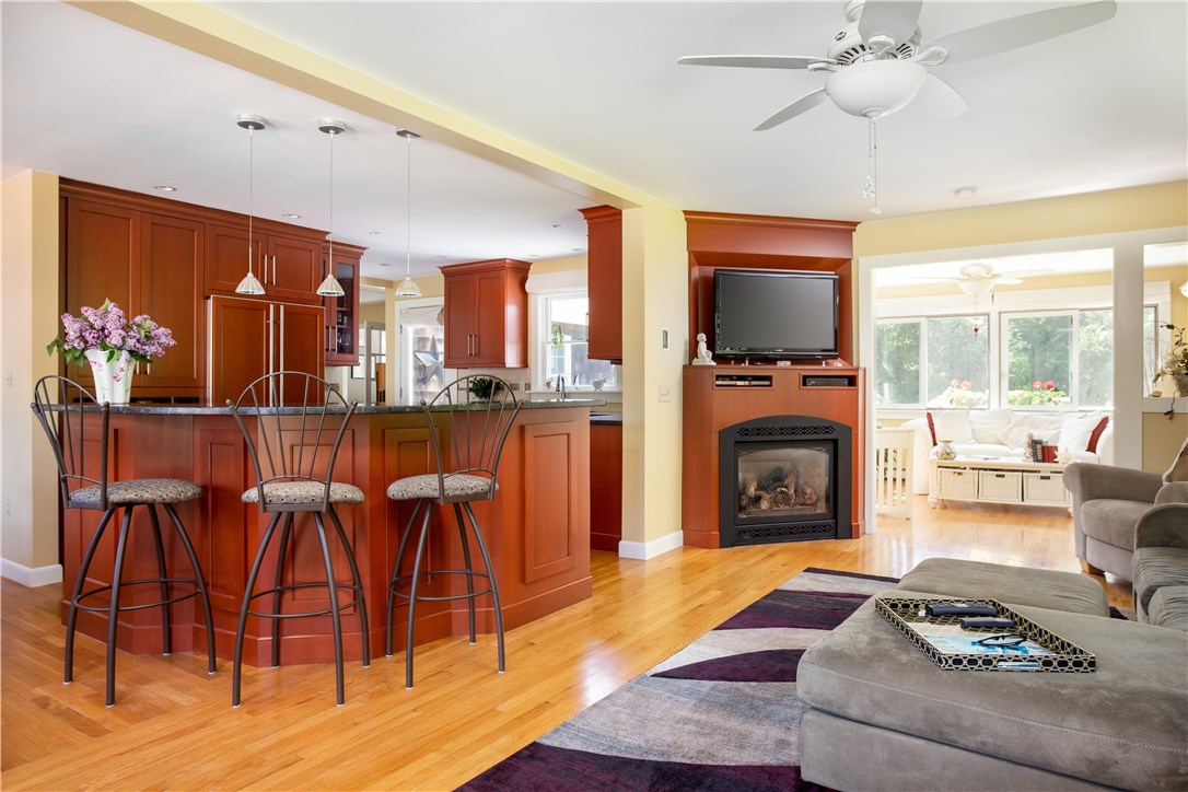 75 Longfellow Road Jamestown, RI 02835 - Photo 4 of 30 Gallery Image 4