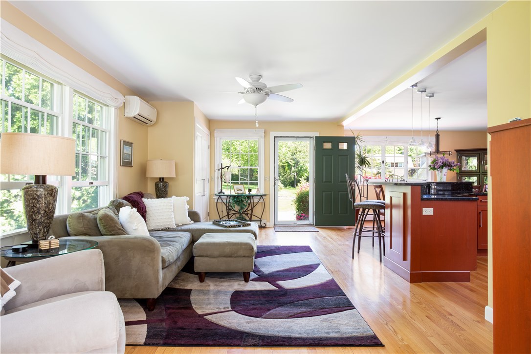 75 Longfellow Road Jamestown, RI 02835 - Photo 6 of 30 Gallery Image 6