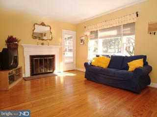 104 Golf Hills Road Havertown, PA 19083 - Photo 2 of 6