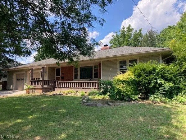 $132,400 | 985 Carnegie Avenue, Akron, OH 44314
