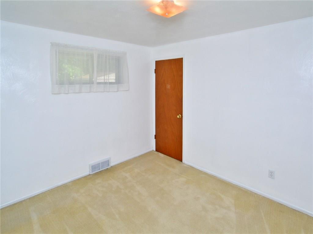 107 Elm Road Pittsburgh, PA 15239 - Photo 12 of 20