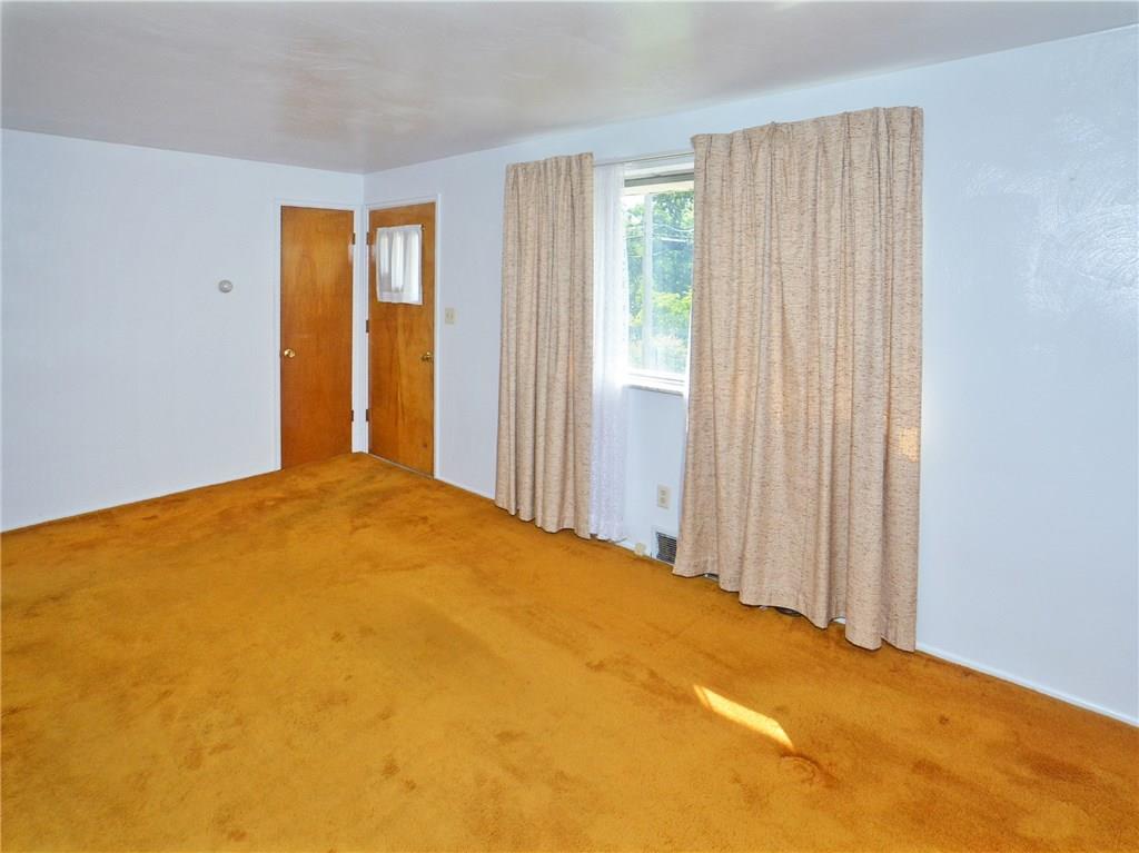 107 Elm Road Pittsburgh, PA 15239 - Photo 8 of 20