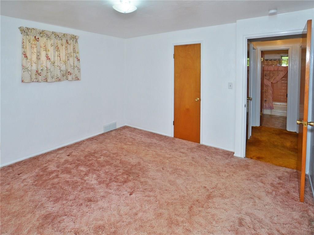 107 Elm Road Pittsburgh, PA 15239 - Photo 9 of 20