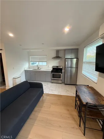 $1,900 | 7017 Mary Ellen Avenue, North Hollywood, CA 91605
