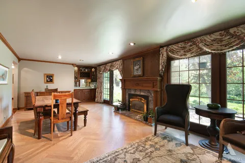 $749,900 | 829 Sylviawood Avenue, Park Ridge, IL 60068