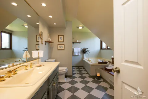$749,900 | 829 Sylviawood Avenue, Park Ridge, IL 60068