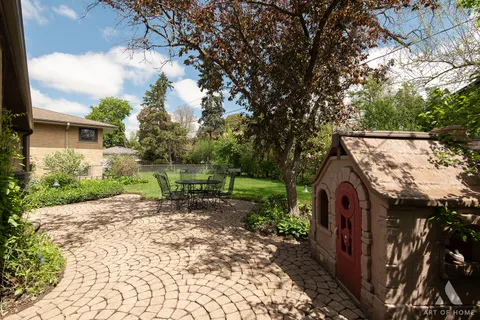 $749,900 | 829 Sylviawood Avenue, Park Ridge, IL 60068