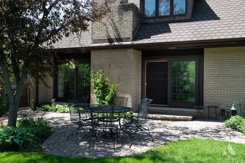 $749,900 | 829 Sylviawood Avenue, Park Ridge, IL 60068