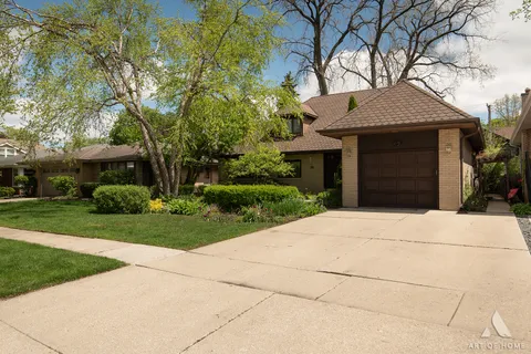 $749,900 | 829 Sylviawood Avenue, Park Ridge, IL 60068
