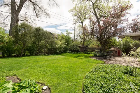 $749,900 | 829 Sylviawood Avenue, Park Ridge, IL 60068