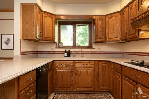 $749,900 | 829 Sylviawood Avenue, Park Ridge, IL 60068