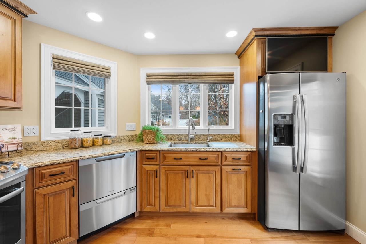605 Straw Hill Road Manchester, NH 03104 - Photo 7 of 38 Gallery Image 7