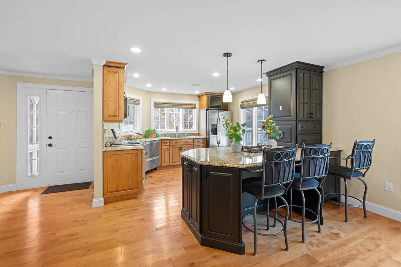 605 Straw Hill Road Manchester, NH 03104 - Photo 8 of 38 Gallery Image 8