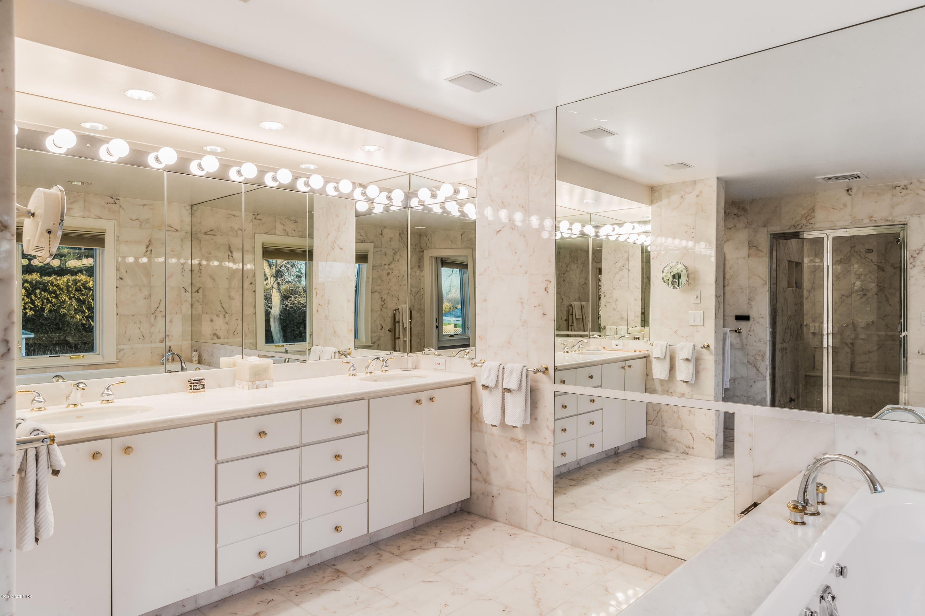 18 Crown Lane Greenwich, CT 06831 - Photo 16 of 24 Crown-4