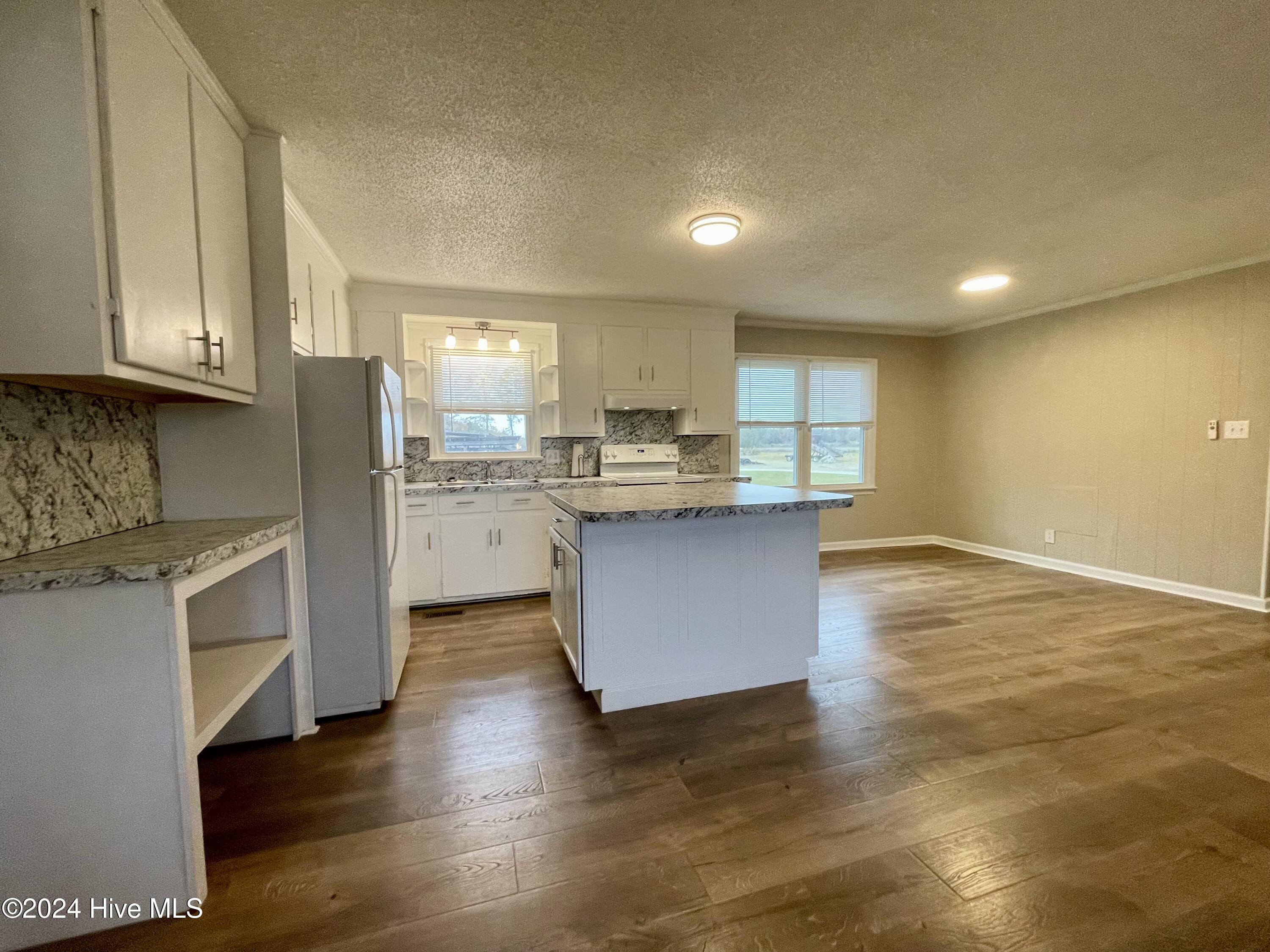 3524 Wynn Road Robersonville, NC 27871 - Photo 19 of 43 Kitchen and dining areas