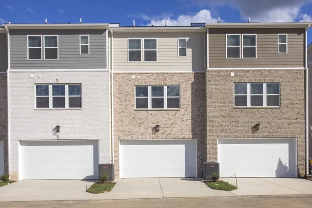 $430,640 | 150 Barton Vlg Boulevard, Lebanon, TN 37090