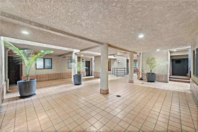 $5,200 | 237 Calliope Street, Laguna Beach, CA 92651