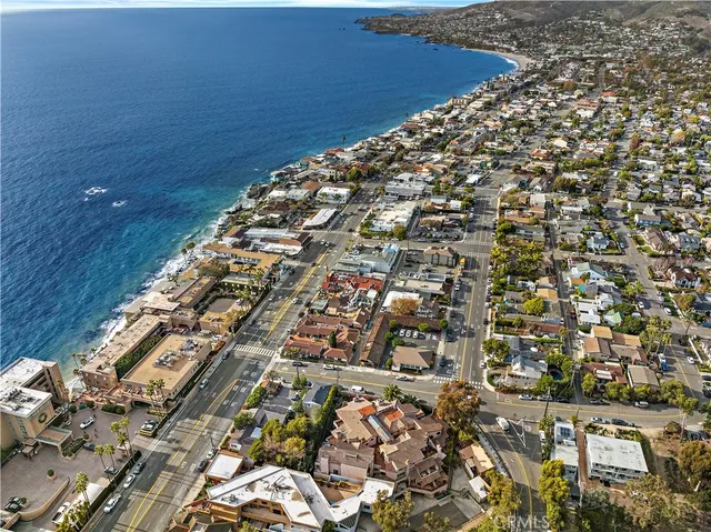 $5,200 | 237 Calliope Street, Laguna Beach, CA 92651