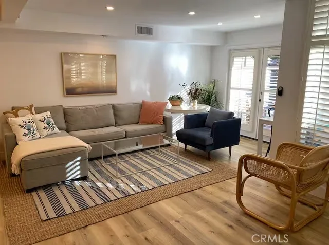 $5,200 | 237 Calliope Street, Laguna Beach, CA 92651