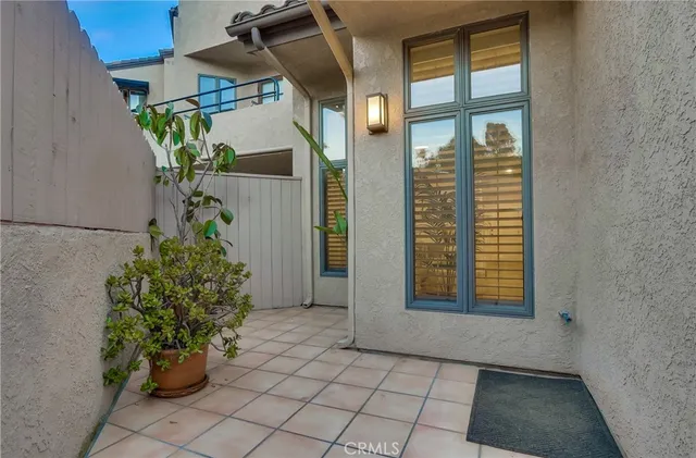$5,200 | 237 Calliope Street, Laguna Beach, CA 92651