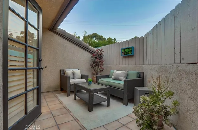 $5,200 | 237 Calliope Street, Laguna Beach, CA 92651