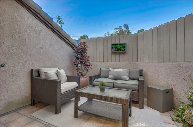 $5,200 | 237 Calliope Street, Laguna Beach, CA 92651