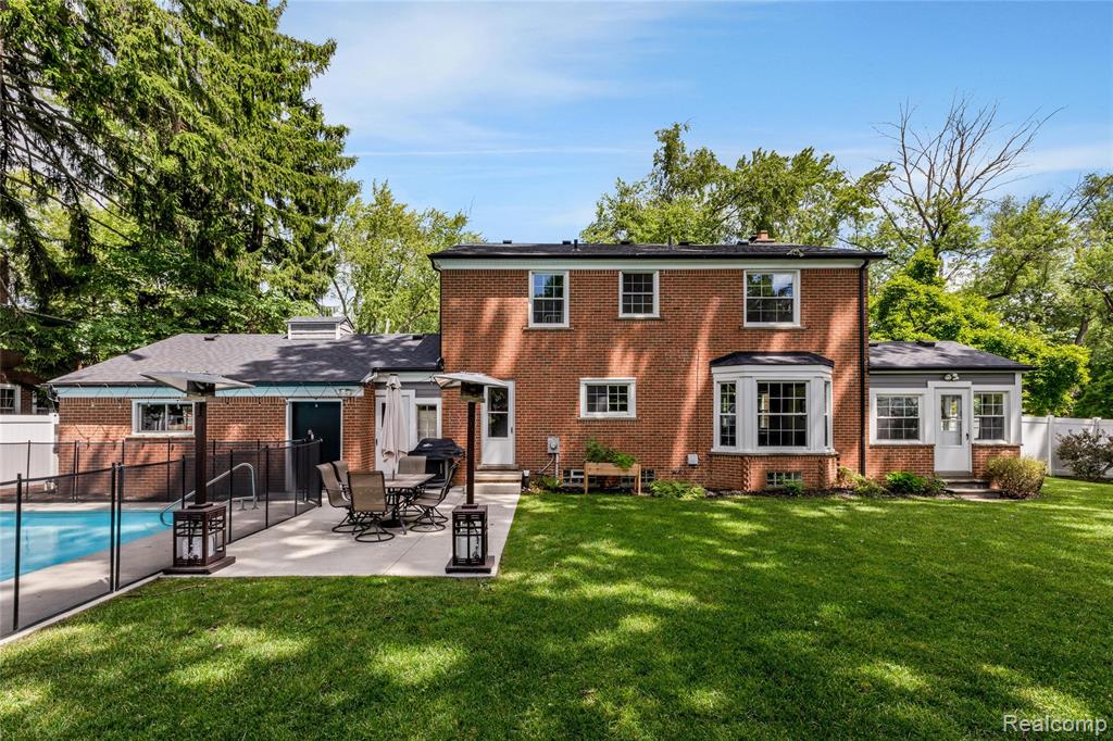1615 Earlmont Road Berkley, MI 48072 - Photo 5 of 46