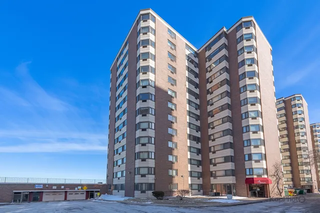 $94,999 | 7337 South South Shore Drive, Unit 902, Chicago, IL 60649