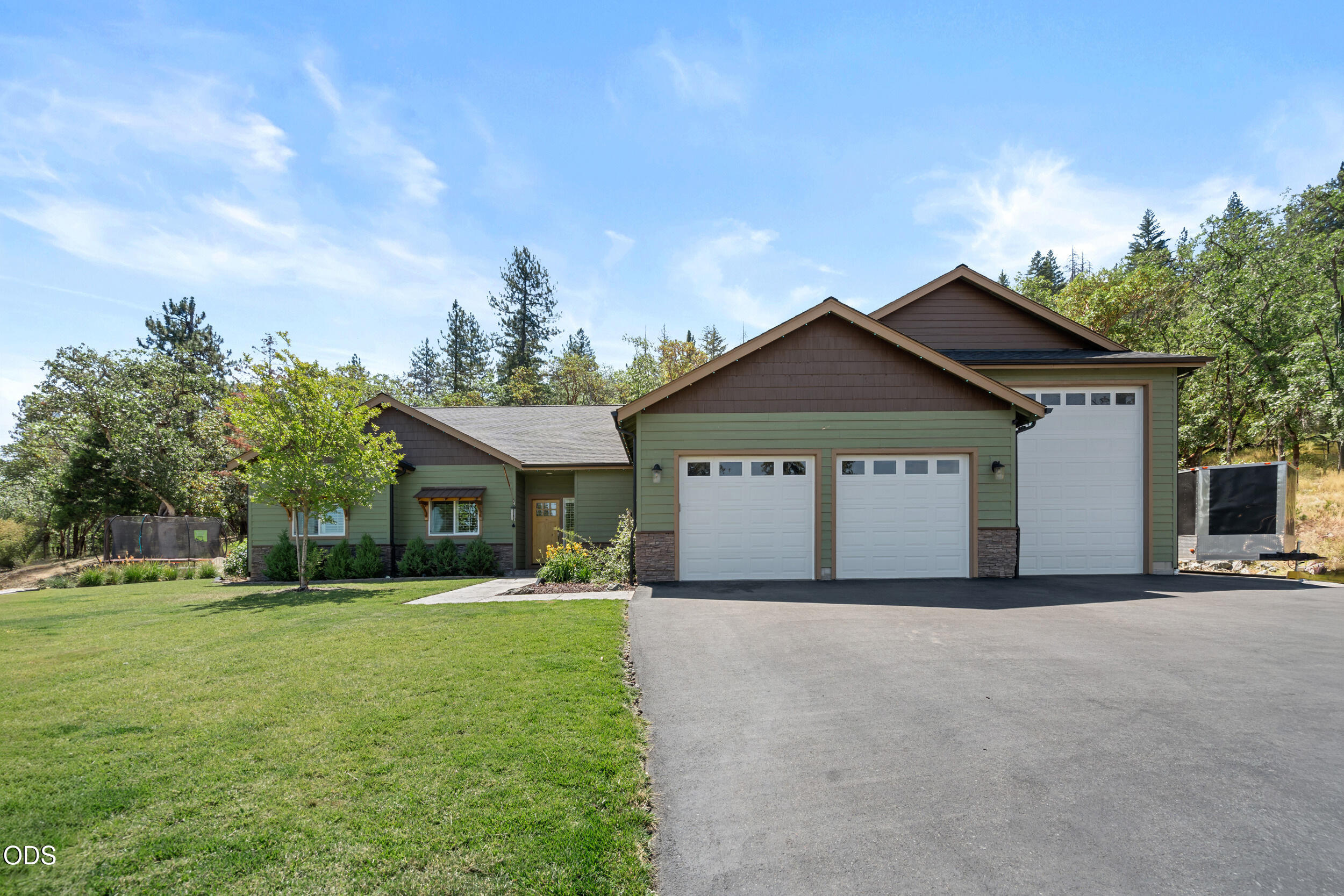 125 McKenzie Ridge Road Grants Pass, OR 97526 - Photo 2 of 62