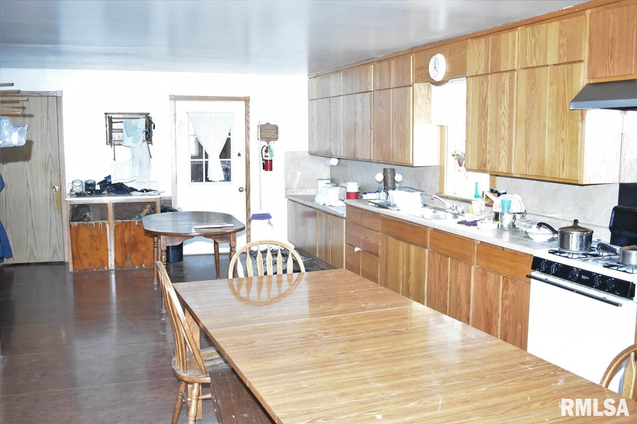 17606 North Turner Road Lewistown, IL 61542 - Photo 2 of 33 Gallery Image 2
