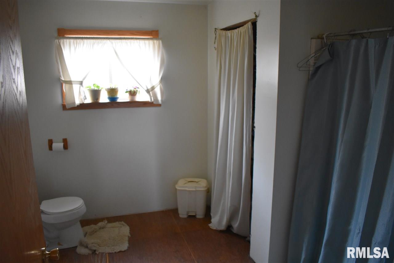 17606 North Turner Road Lewistown, IL 61542 - Photo 6 of 33 Gallery Image 6