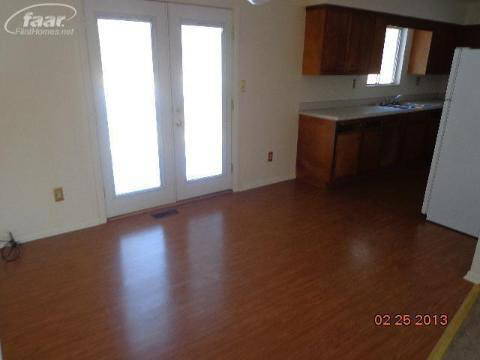 7492 Coldwater Road Flushing, MI 48433 - Photo 5 of 5 20345443-4.JPG