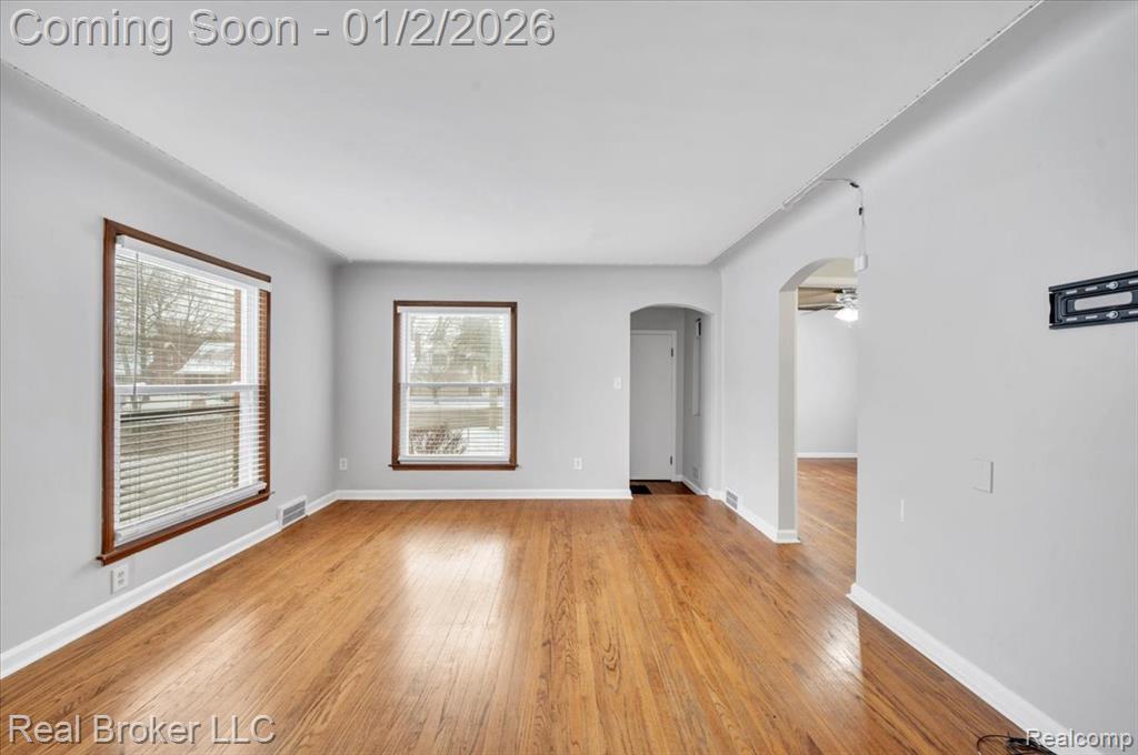 1634 Crooks Road Royal Oak, MI 48067 - Photo 10 of 26