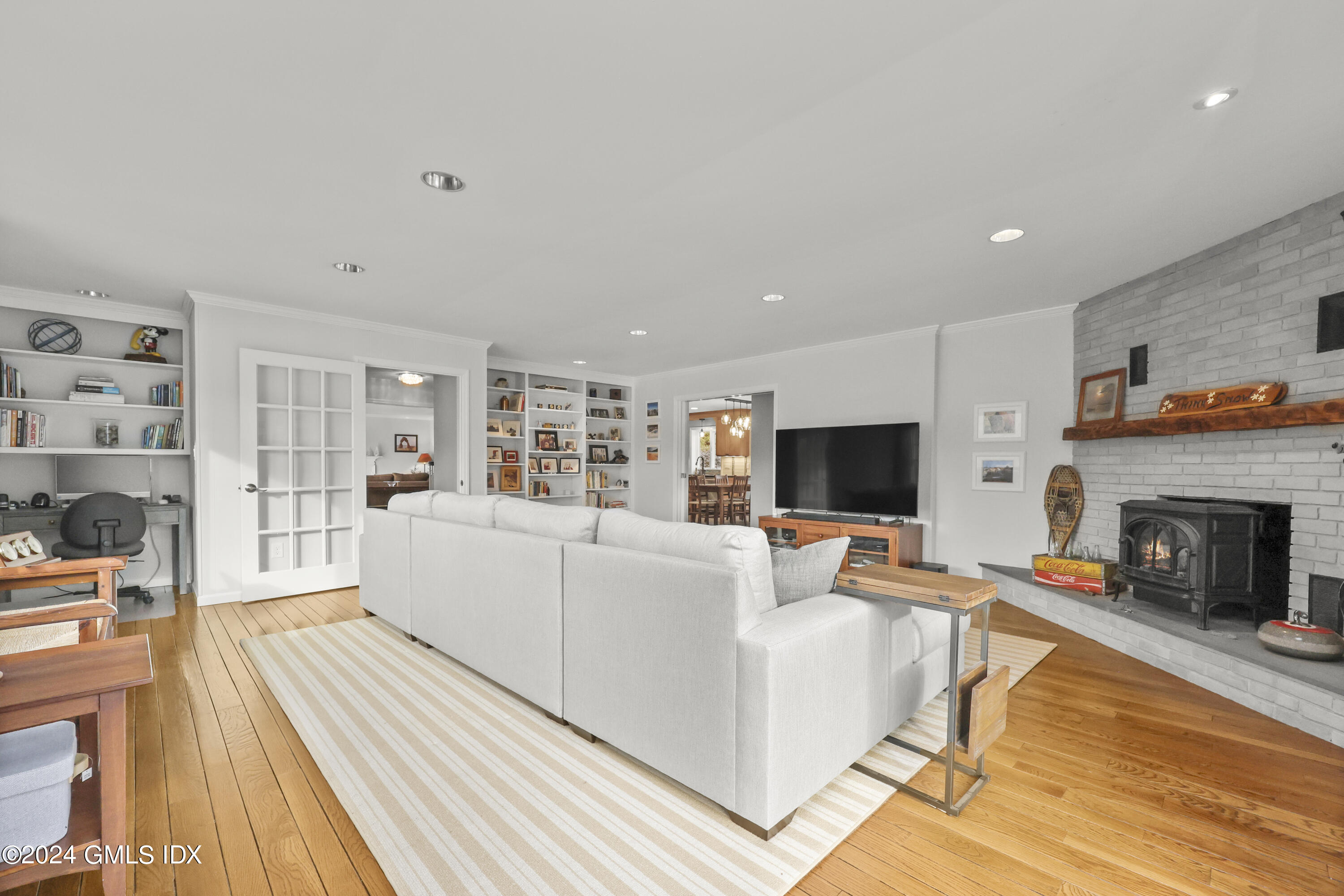 34 Loading Rock Road Riverside, CT 06878 - Photo 15 of 41 Family Room