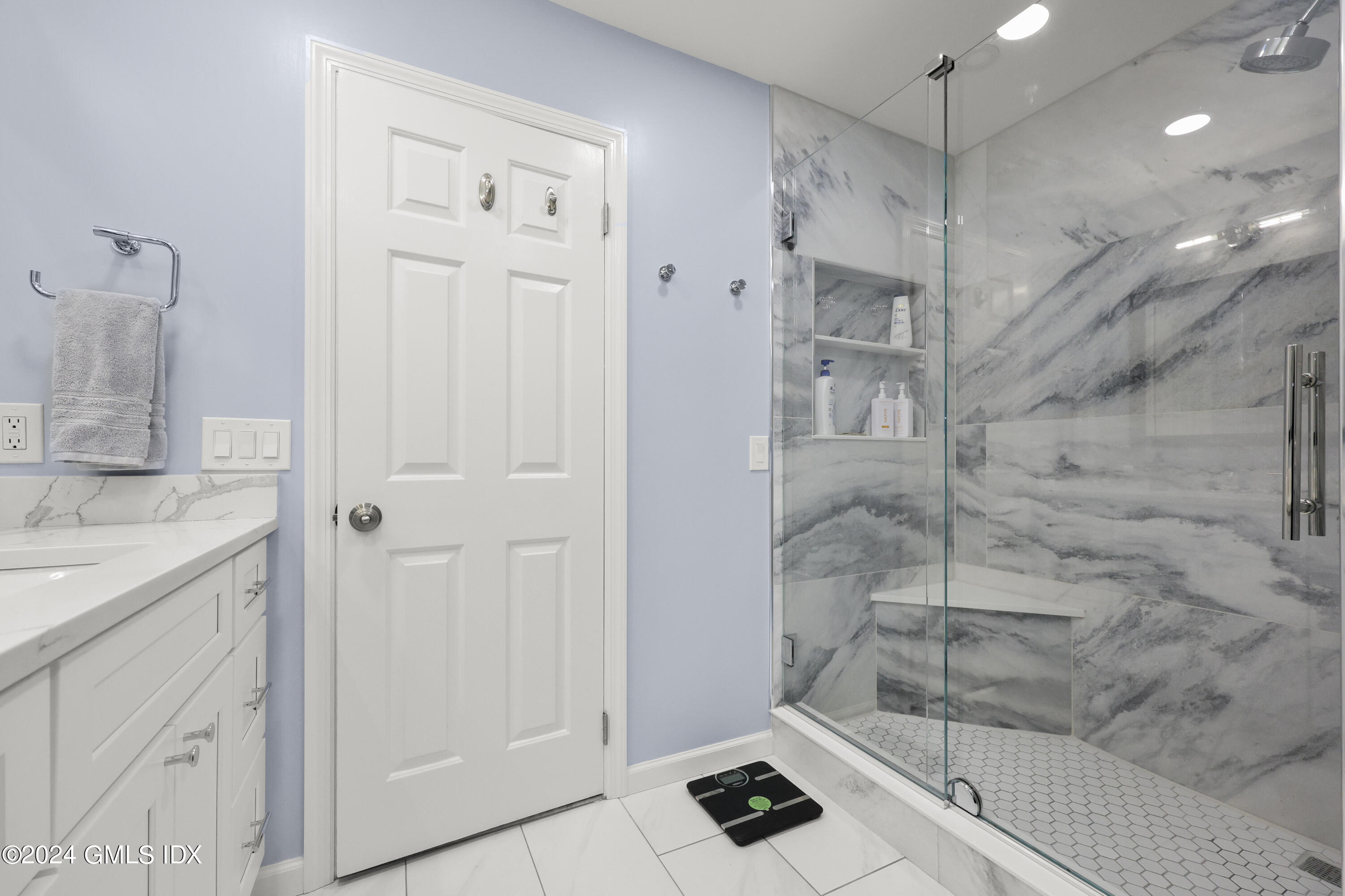 34 Loading Rock Road Riverside, CT 06878 - Photo 19 of 41 Primary Bath