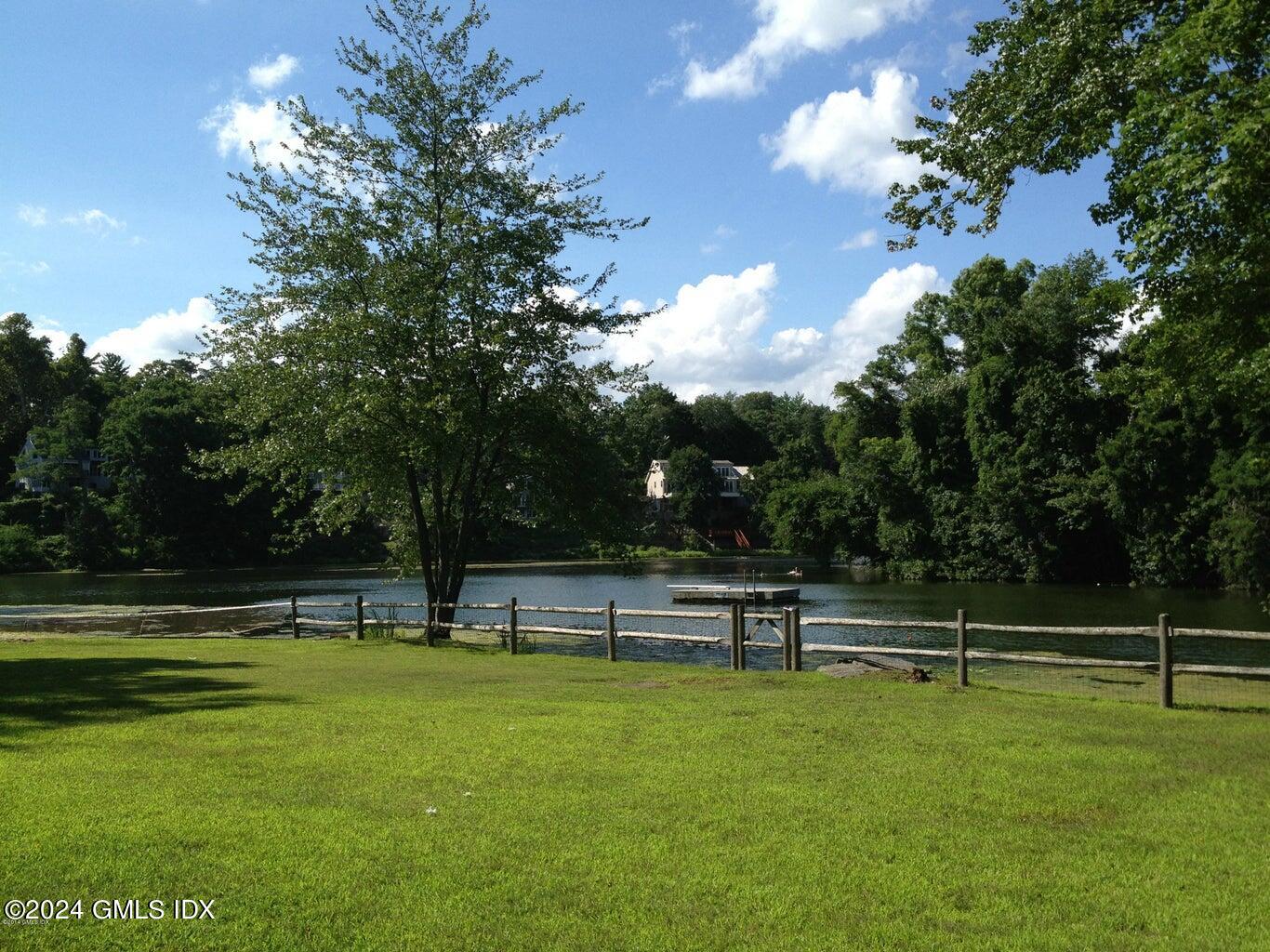 34 Loading Rock Road Riverside, CT 06878 - Photo 35 of 41 Association Beach