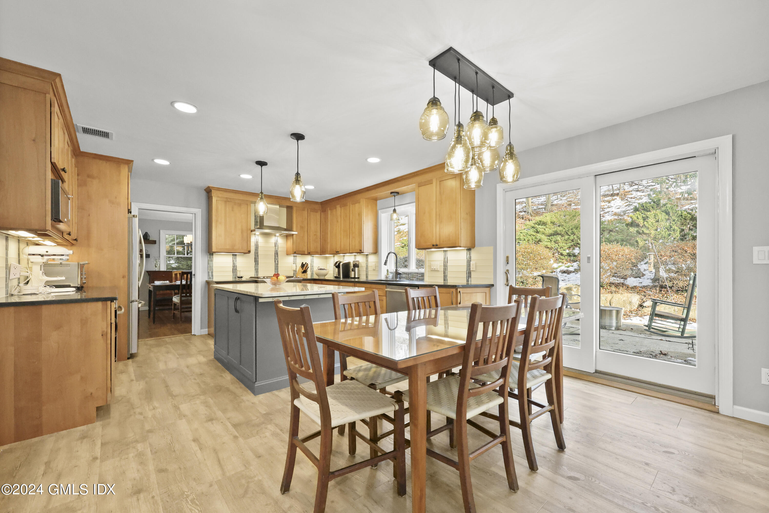 34 Loading Rock Road Riverside, CT 06878 - Photo 4 of 41 Country Kitchen