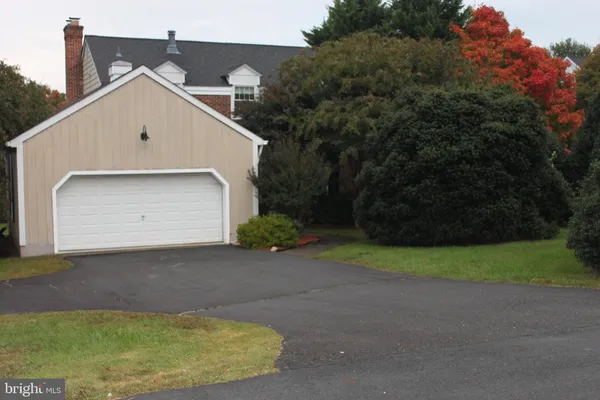 $4,000 | 6210 Cottonwood Street, McLean, VA 22101