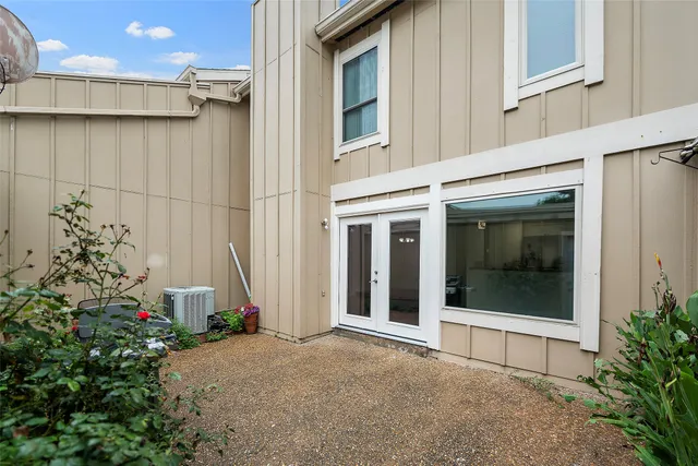a view of a entryway of a house