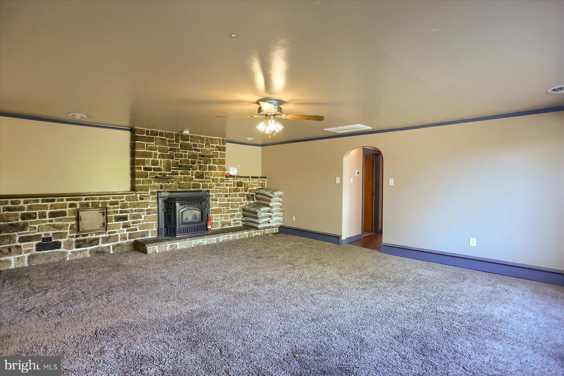313 James Road Carlisle, PA 17013 - Photo 8 of 29 Gallery Image 8