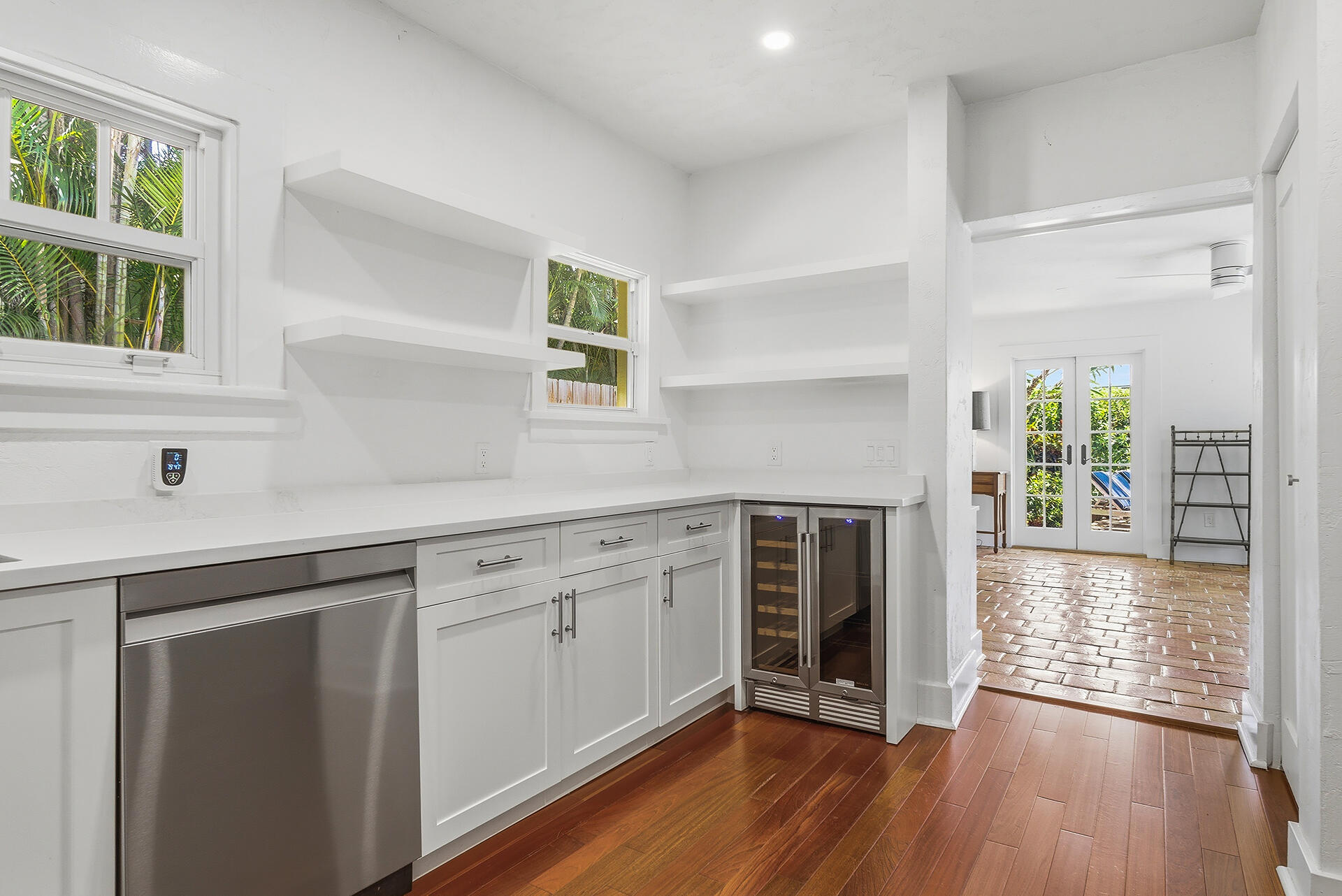 810 Avon Road West Palm Beach, FL 33401 - Photo 16 of 50 Kitchen