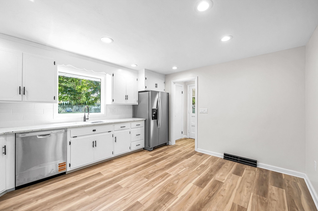 557 Maple Road, Unit 1 Longmeadow, MA 01106 - Photo 16 of 42