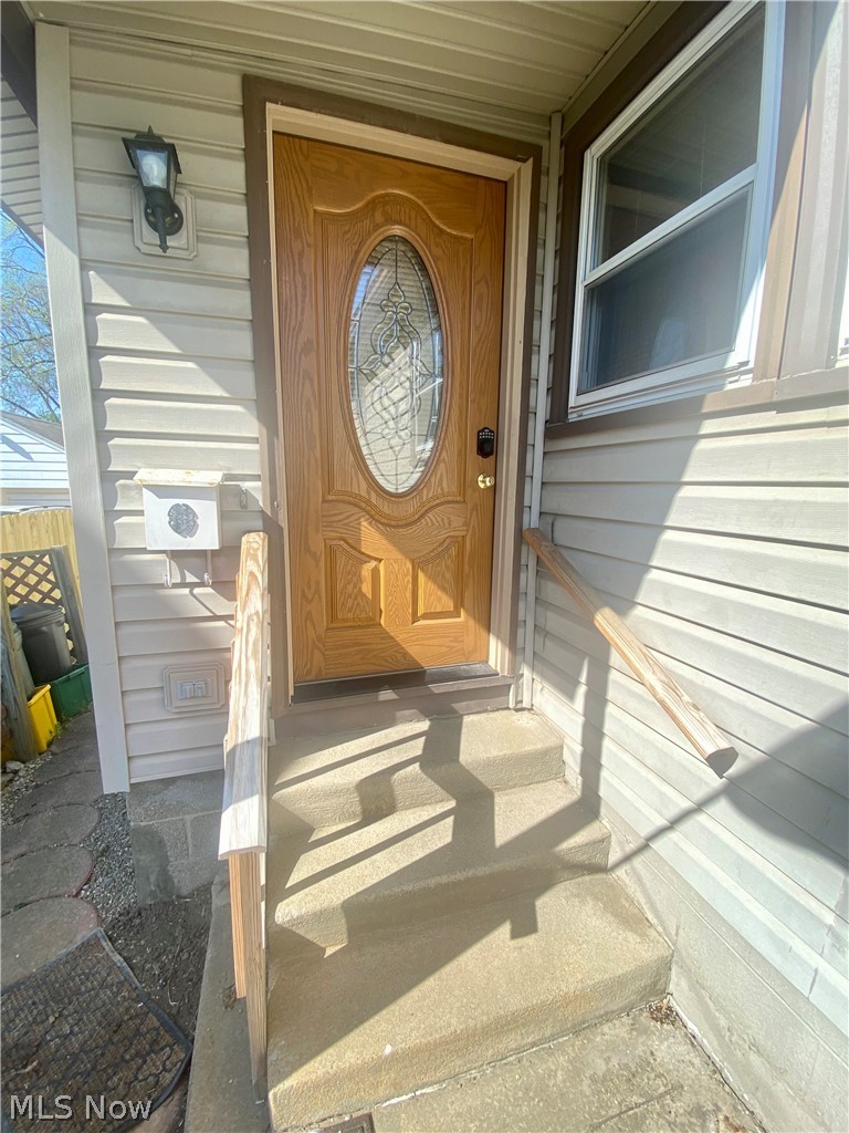 541 Spring Street Struthers, OH 44471 - Photo 2 of 26 Gallery Image 2