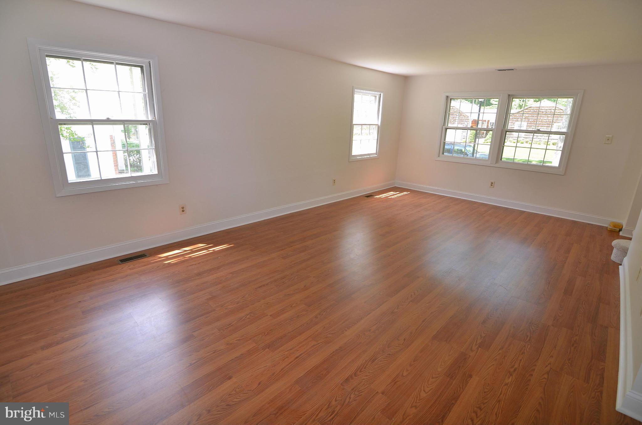 1685 Tarleton Way Crofton, MD 21114 - Photo 9 of 28 Living Room