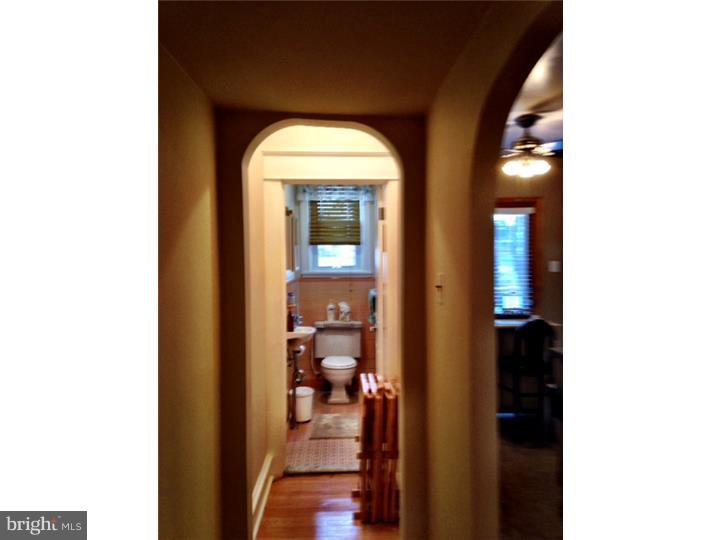 417 Spring Road Havertown, PA 19083 - Photo 11 of 25 Hallway