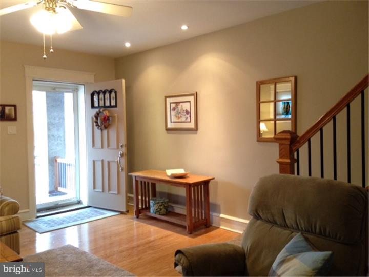 417 Spring Road Havertown, PA 19083 - Photo 4 of 25 Living Room