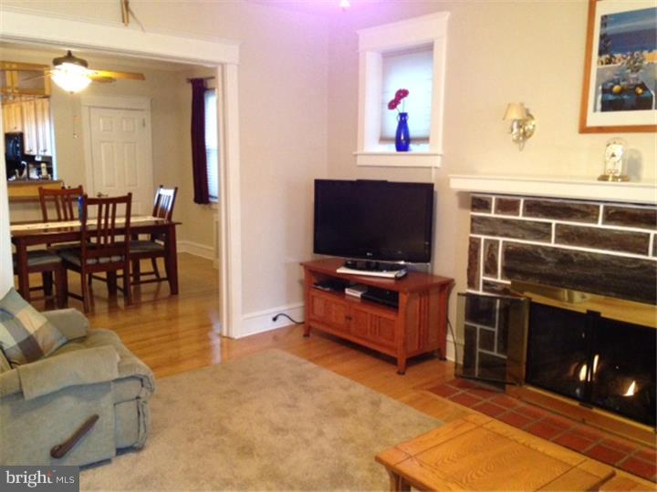 417 Spring Road Havertown, PA 19083 - Photo 7 of 25 Living Room