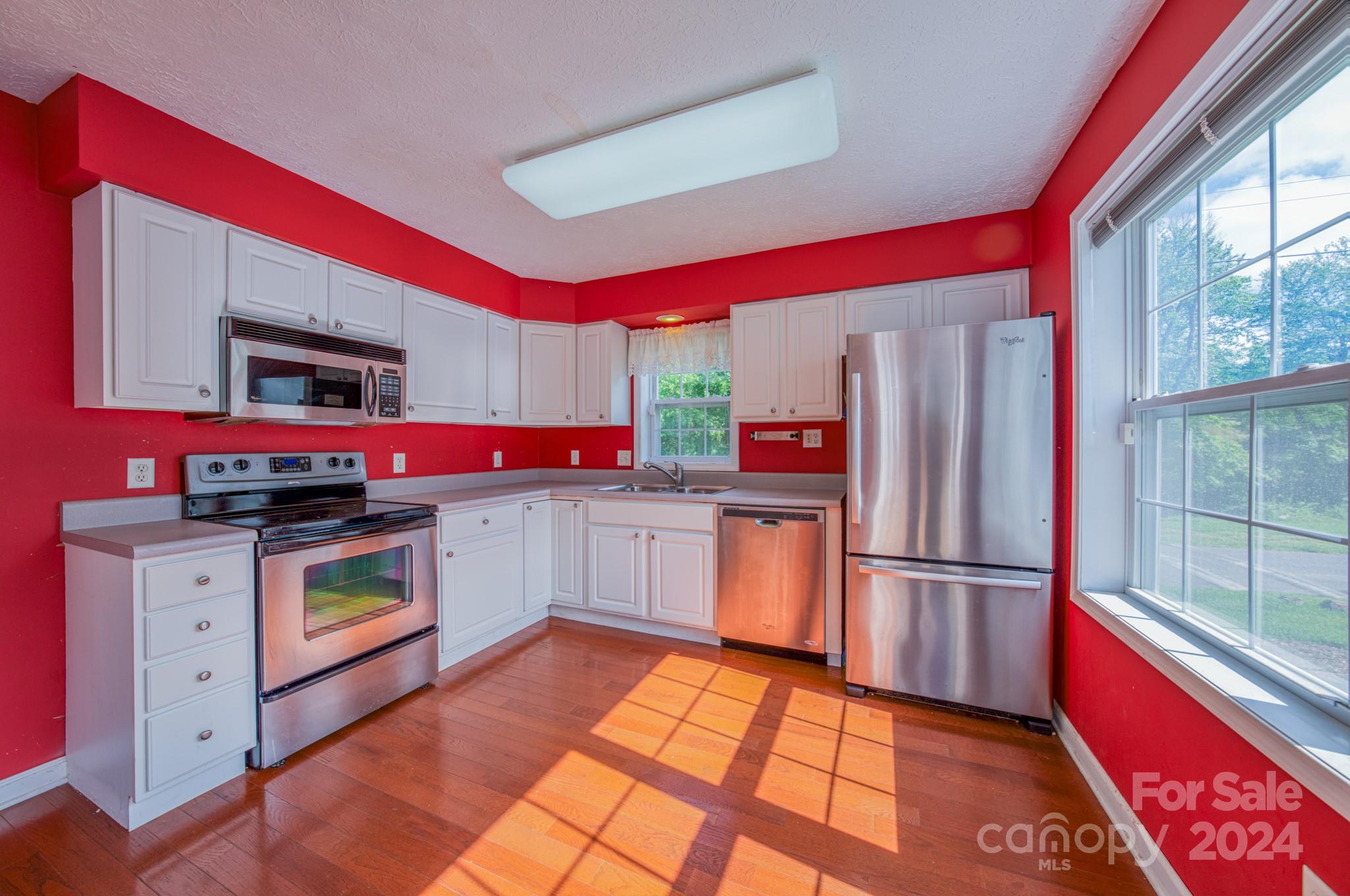 200 Pembrook Road Swannanoa, NC 28778 - Photo 12 of 36 Gallery Image 12